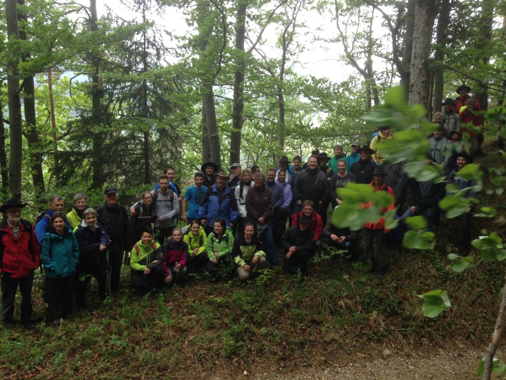 Gruppenfoto hinter dem Titterten-Tunnel